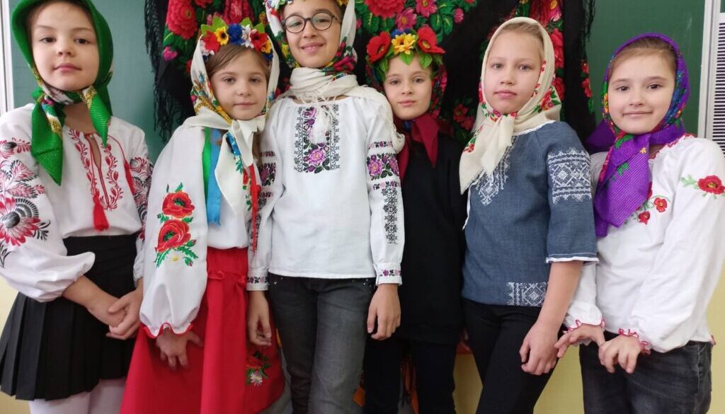 Флешмоб «Дай мені, мамо, хустину на свято»